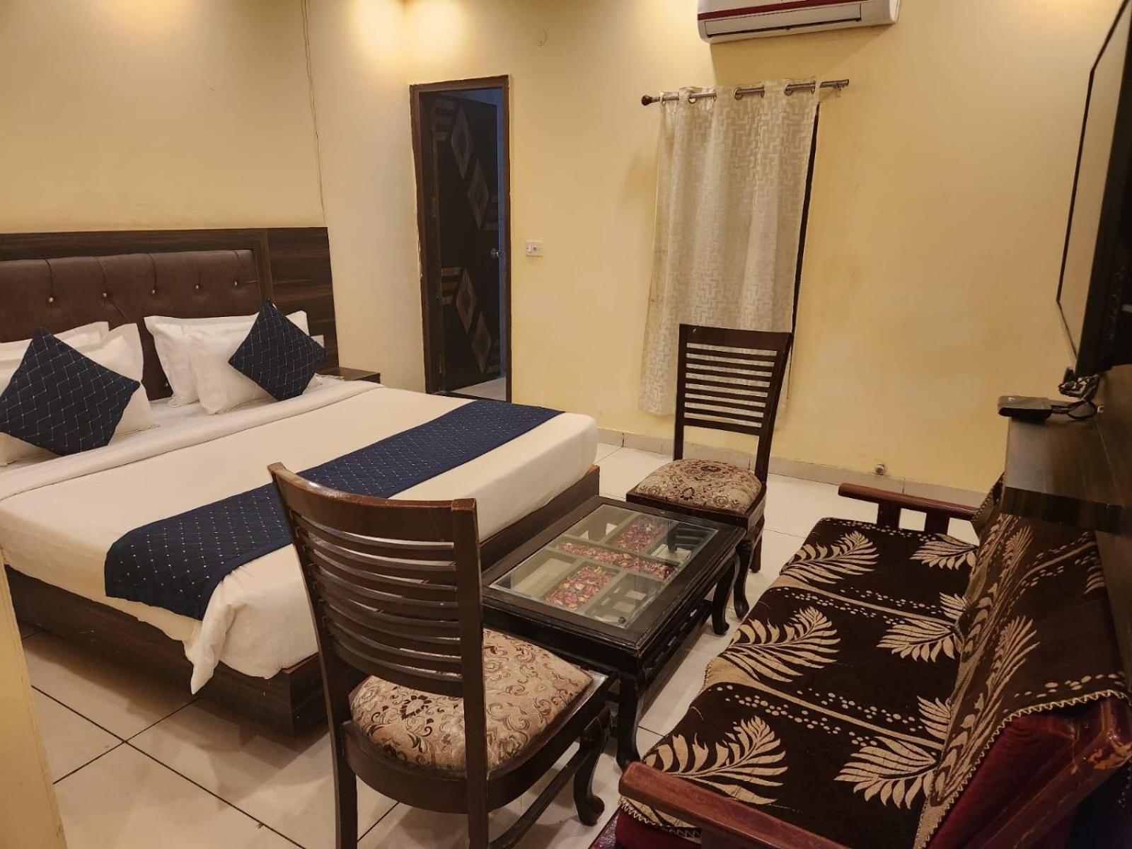 Lite 4* New Delhi